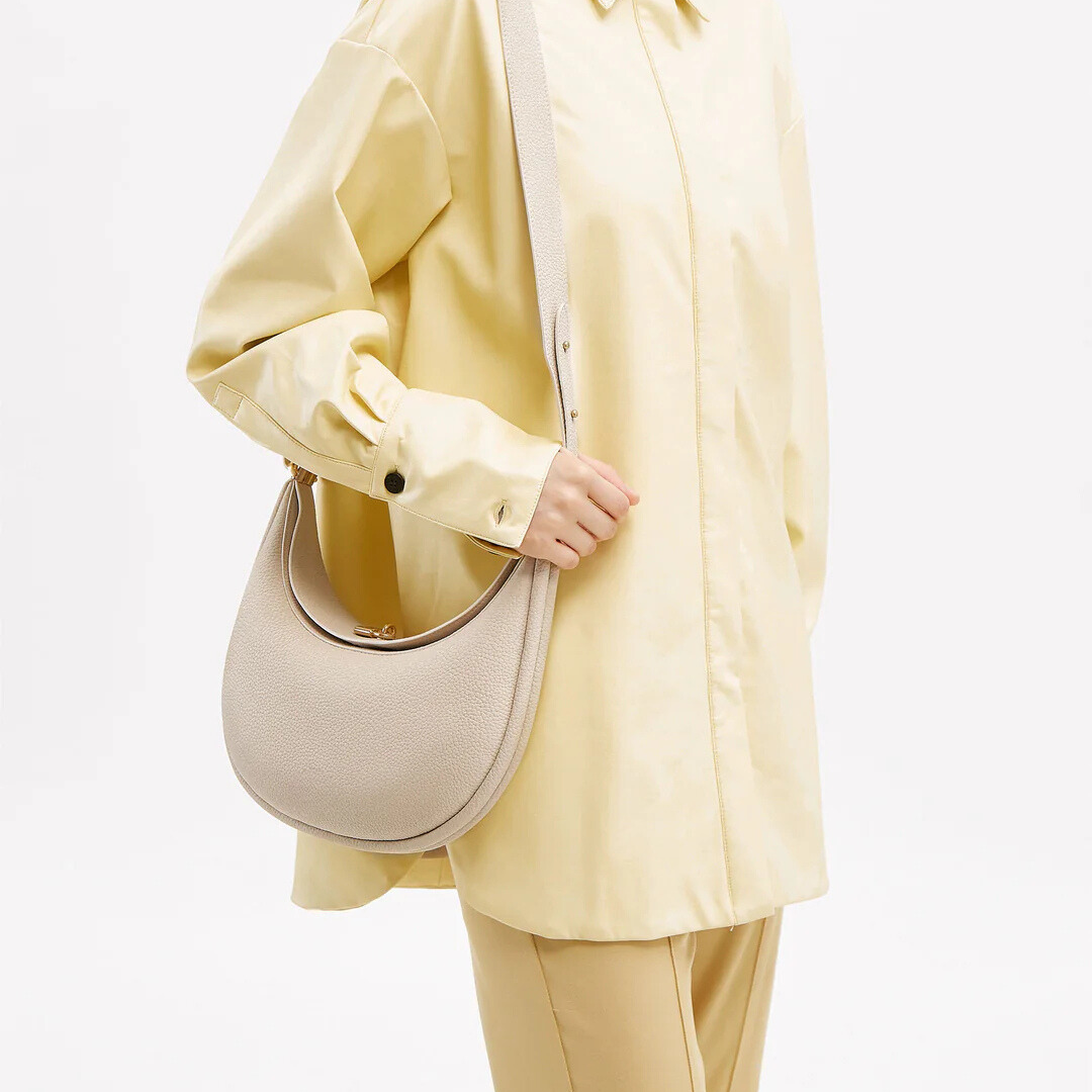 Luxe Borsa Crescent Moon Bag
